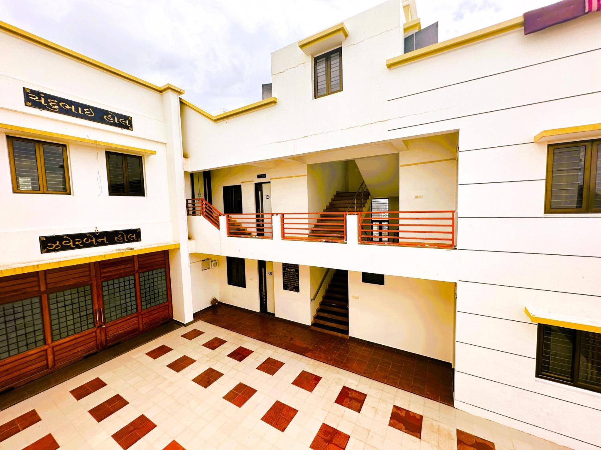 Hotel Ranjan Vadi à Bhuj Extérieur photo