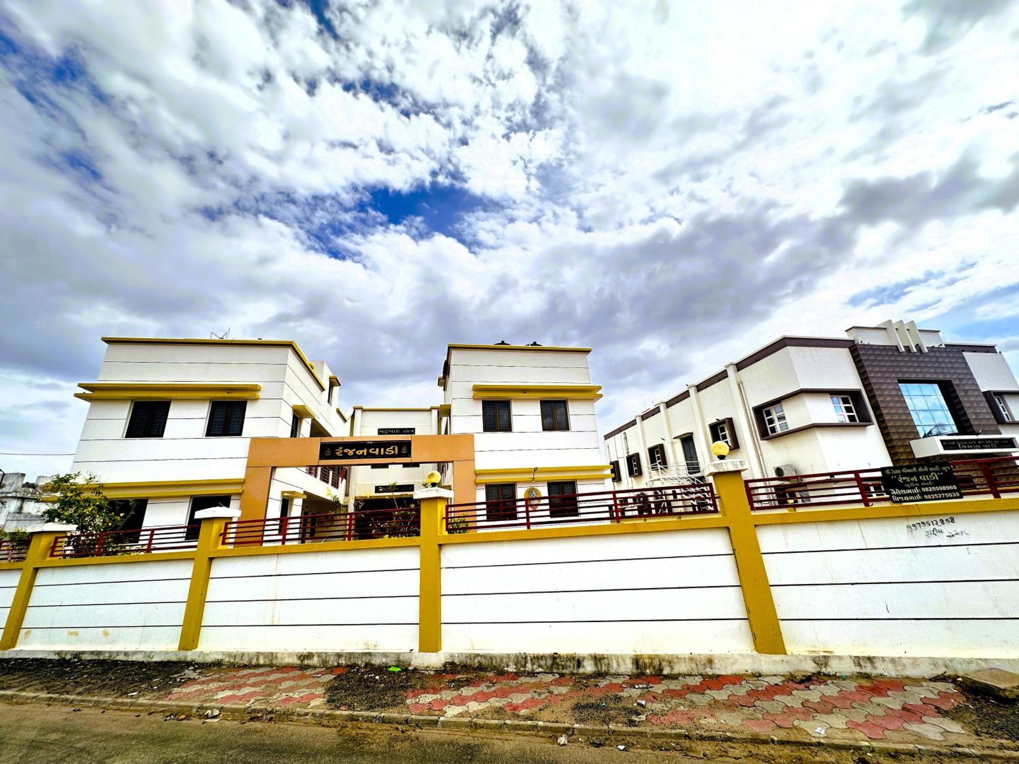 Hotel Ranjan Vadi à Bhuj Extérieur photo
