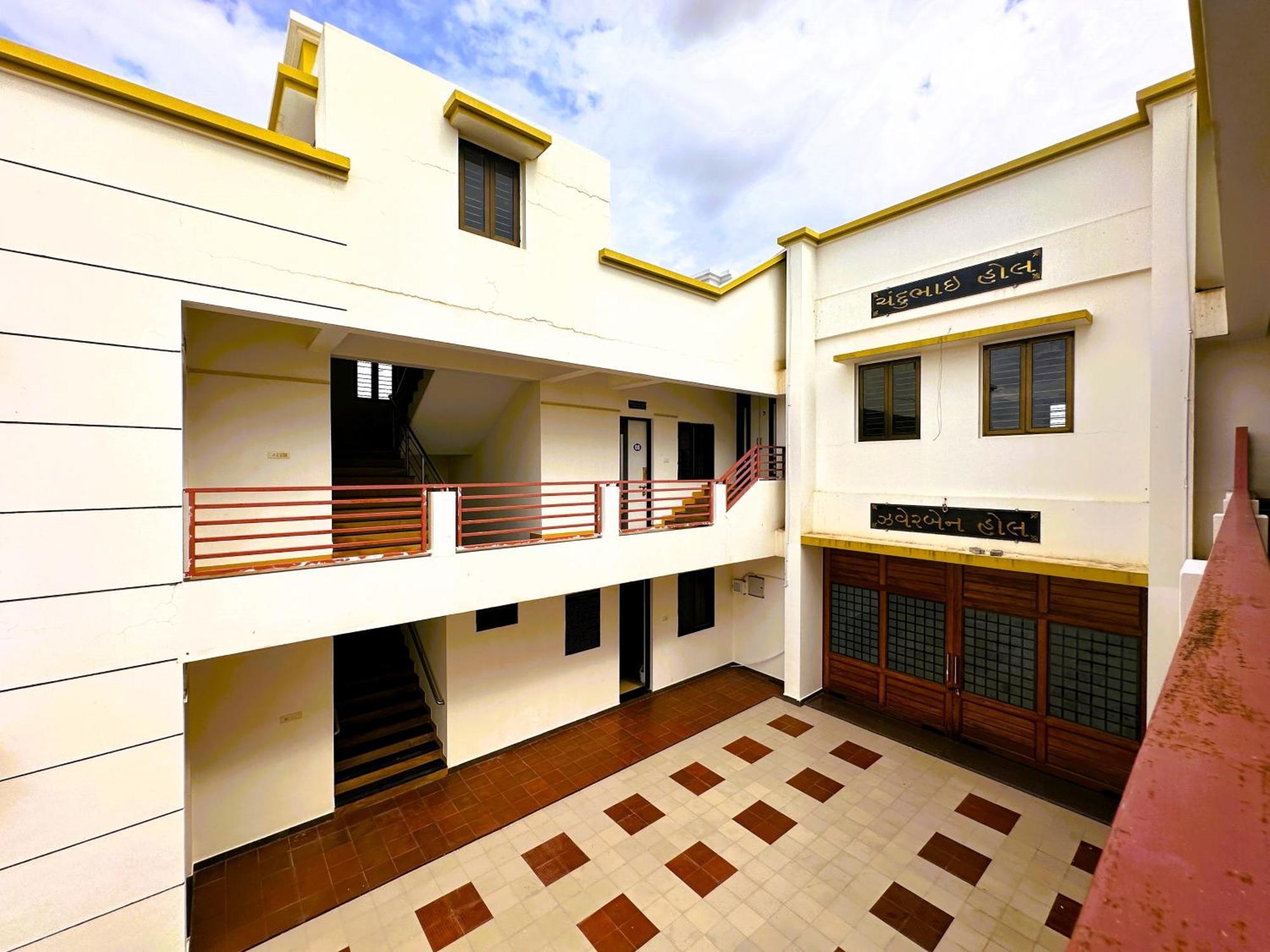 Hotel Ranjan Vadi à Bhuj Extérieur photo